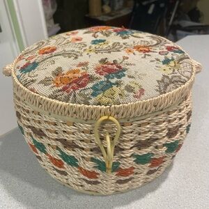 Vintage Sewing Basket
Jeff Roberts Co out of San Francisco; made in Japan.
